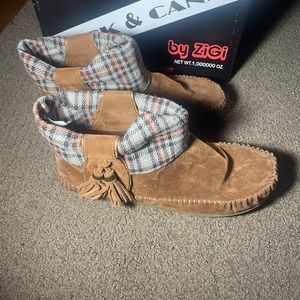 Suede brown boots